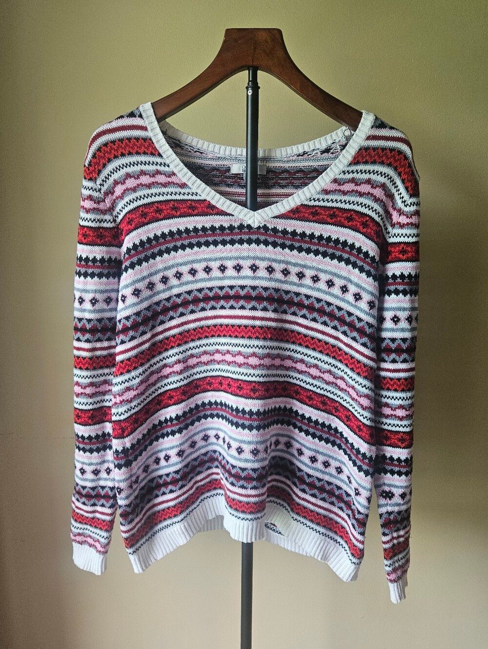 Croft & Barrow Striped V-Neck Knit Sweater in Red and White Size Large
